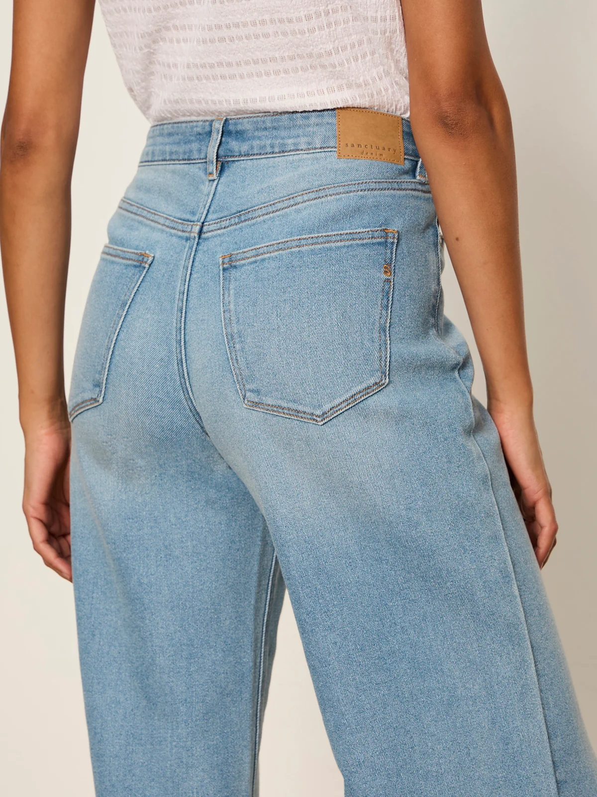 Ekara Crop Jean Light Wash - Image 7